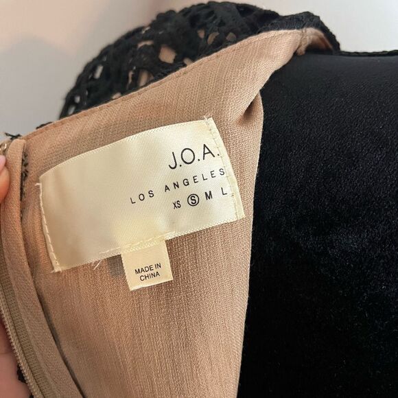 J.O.A. LOS ANGELES BLACK CROCHET LACE BODY-CON DRESS WOMENS SIZE SMALL - Picture 6 of 8